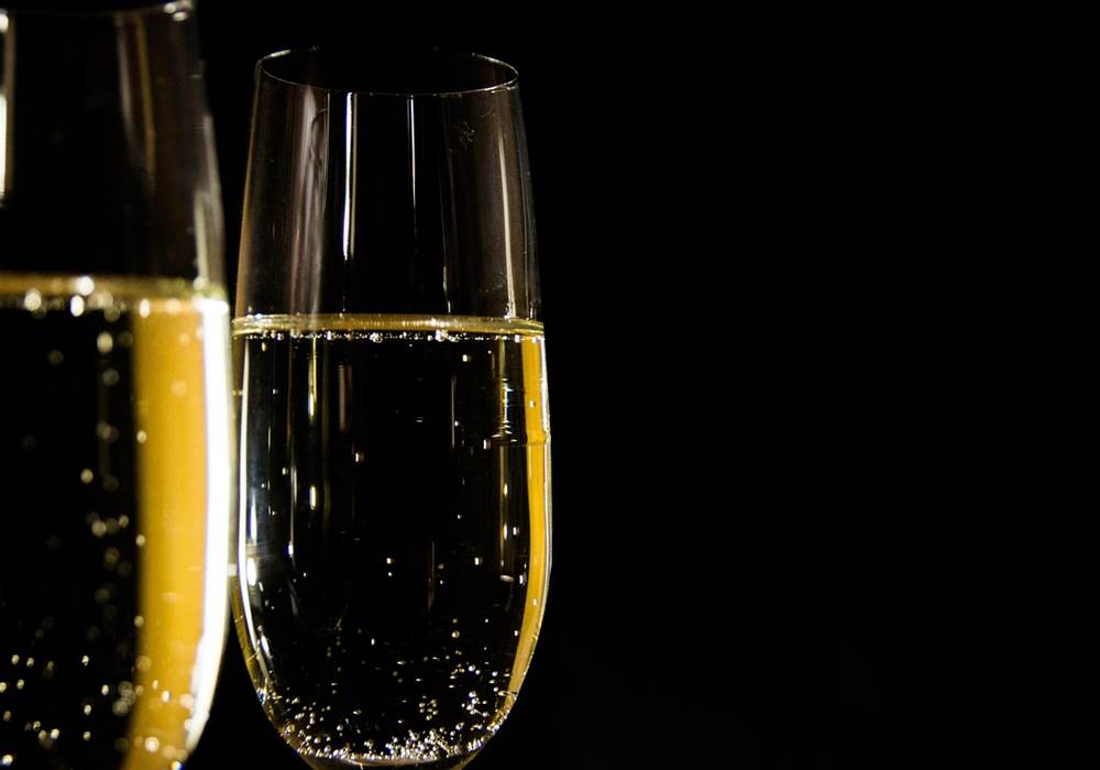 sparkling-wine-7626984_1280 (2)