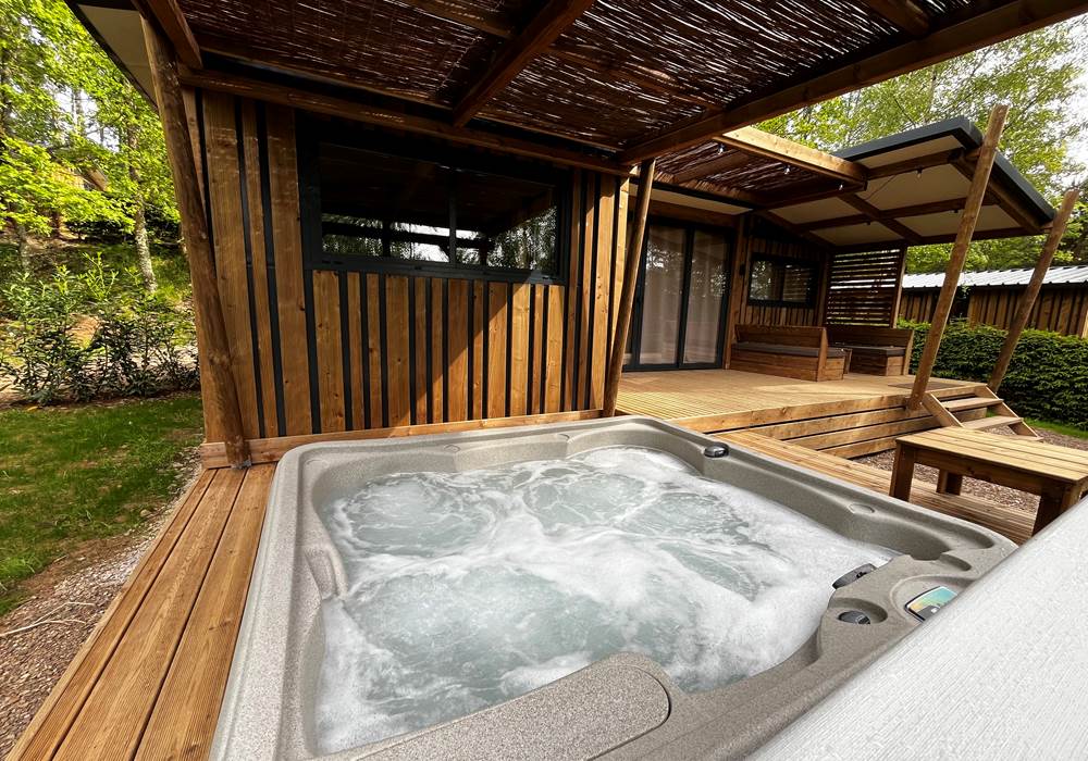 Spa privatif chauffé à 38°C sans vis à vis