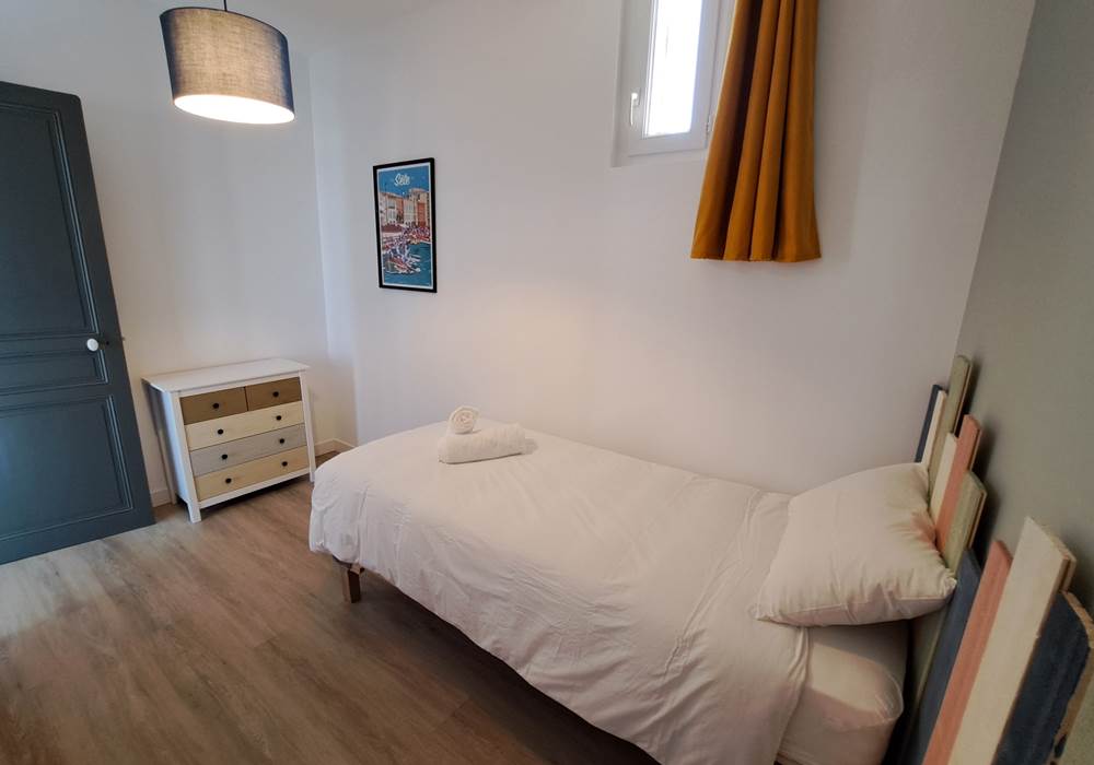 Chambre enfants lumineuse du gîte Le Ramonetage.