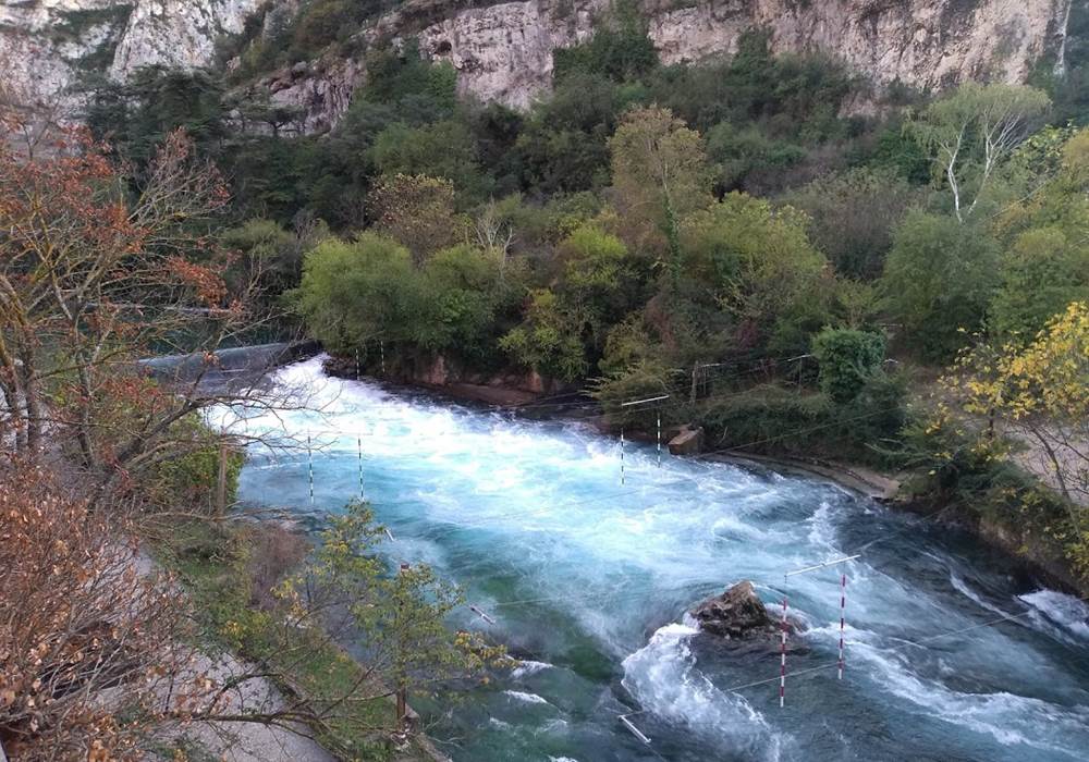 Sur le chemin de la résurgence