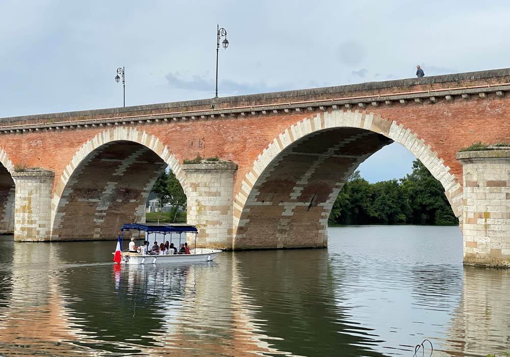 Helios Confluences passe sous le Pont Napoléon de Moissac