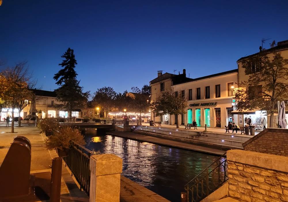 La sorgue près de la place Robert Vasse