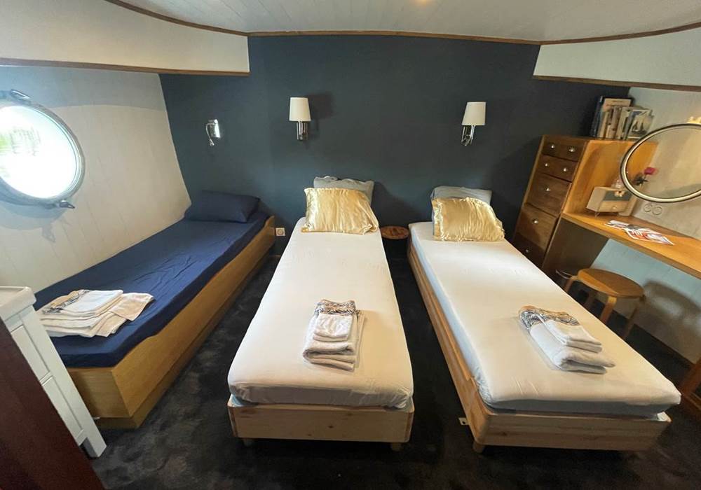 Cabine "Tarn" en configuration 3 lits simples