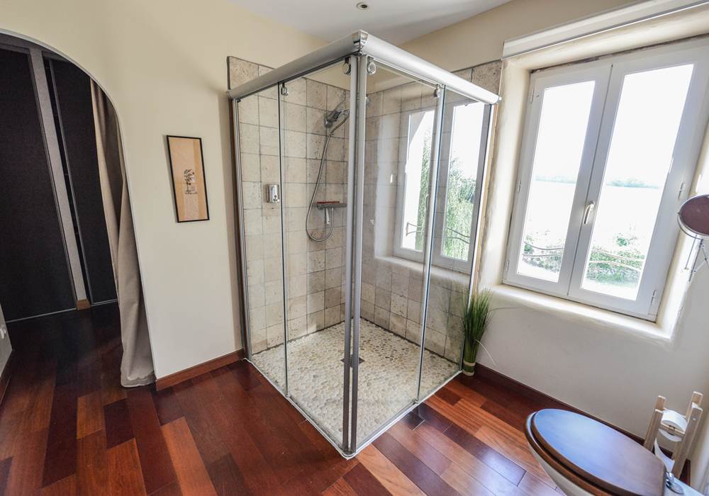 chambre la Terrasse  salle d'eau douche