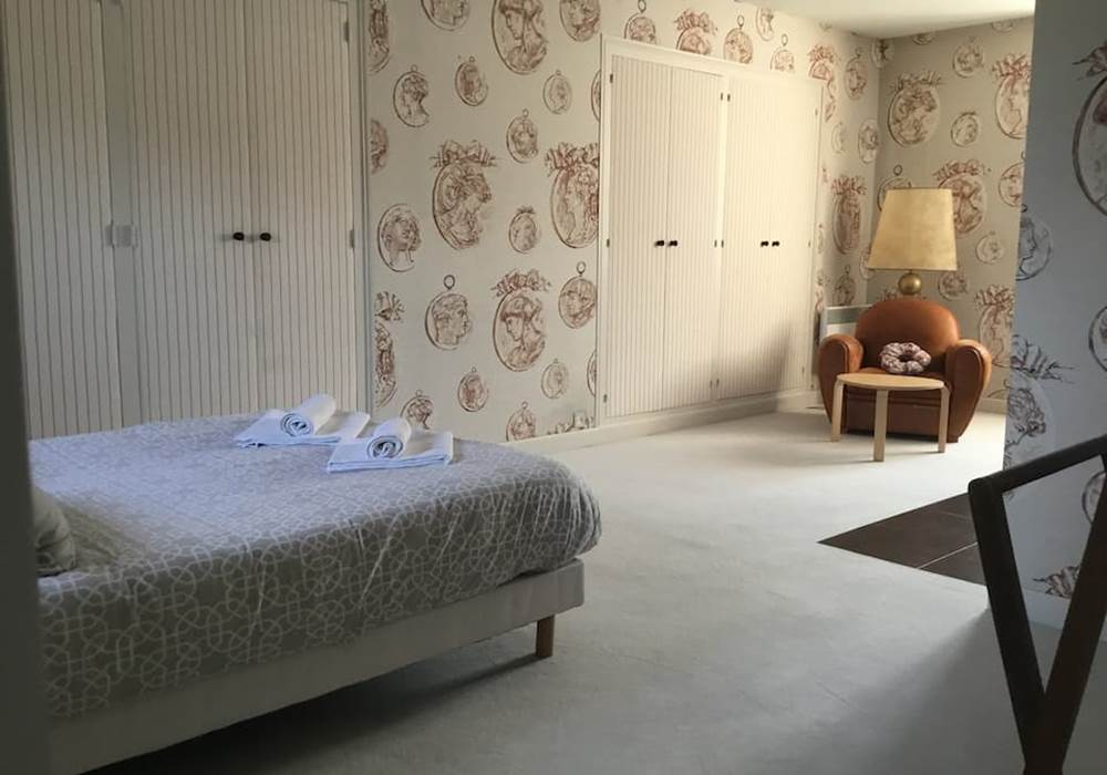 Ondine: Belle suite traversante de plus de 30m2 avec lit 140cm 