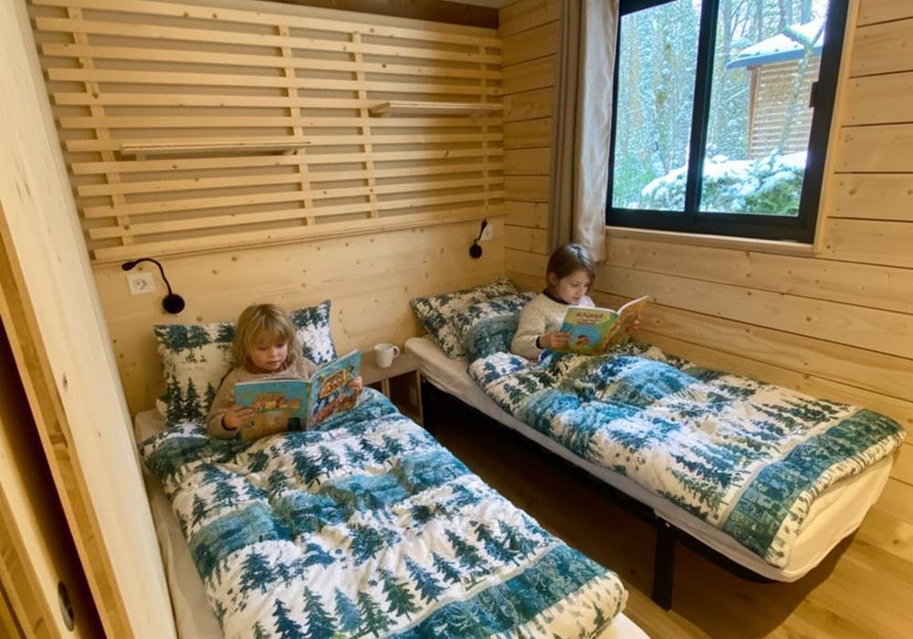 Chambre avec deux lits simple