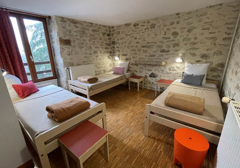 Chambre triple Gîte d'étape Le Ty Bihui Vallée du Blavet
