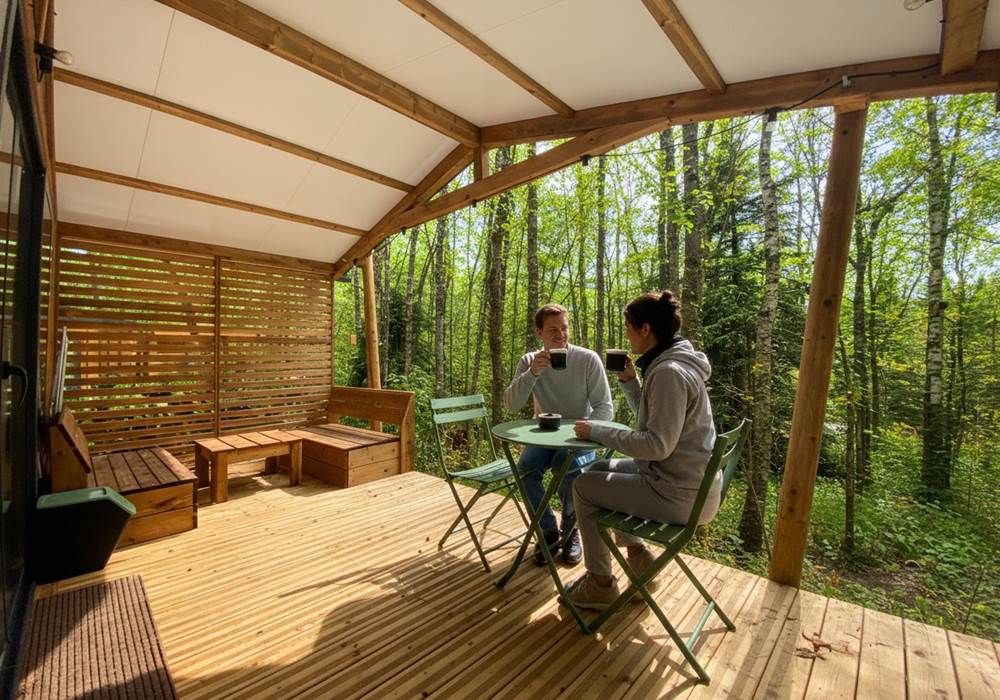 Grande Terrasse couverte avec vue sur la Forêt