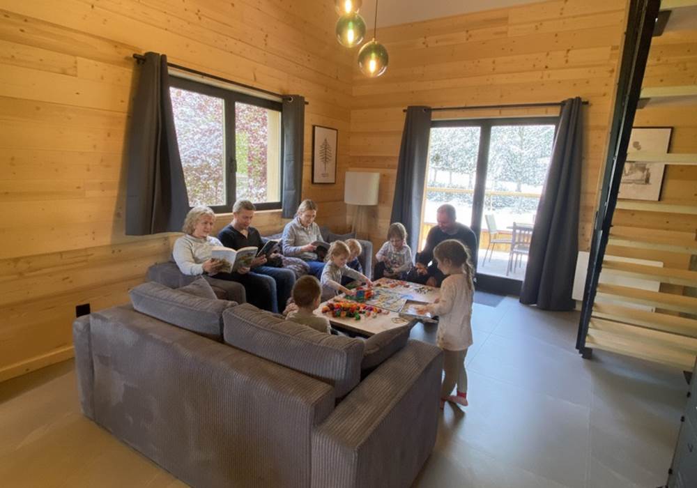 Salon avec vue sur la terrasse
