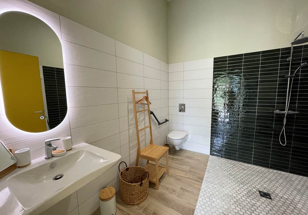 Plan large salle de bain 2 PMR