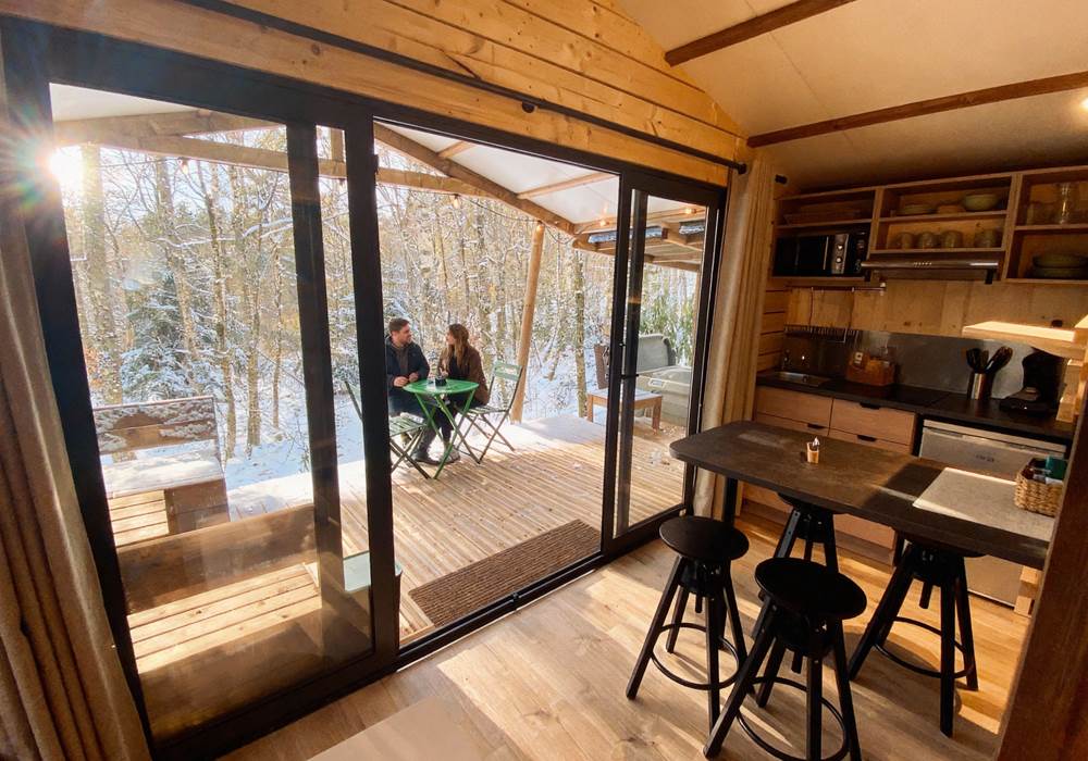 Séjour avec vue sur la forêt