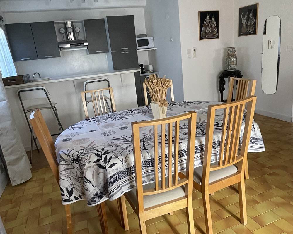 Salle à manger..L