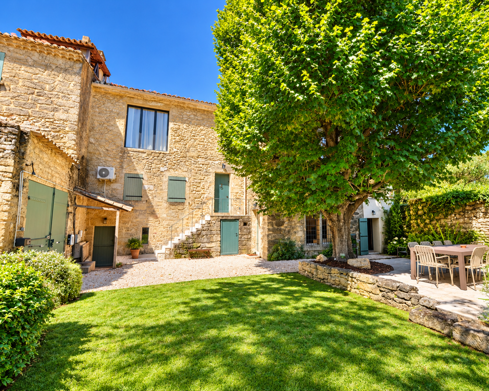 Maison de caractère en pierre jardin arboré Clos Saint-Siff Uzès