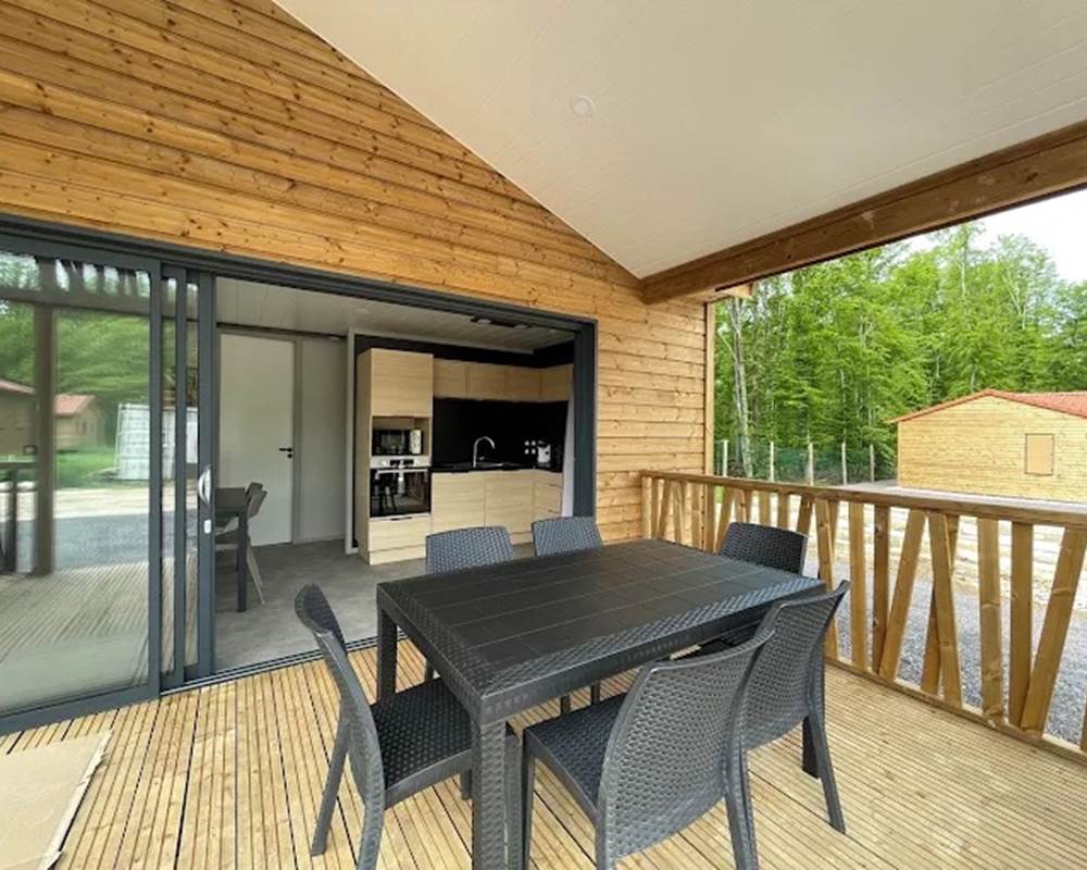 terrasse couverte privée de l'hebergement