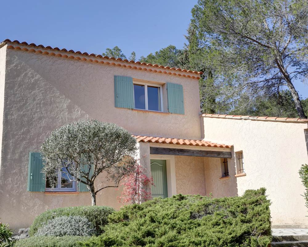 vue avant de la villa