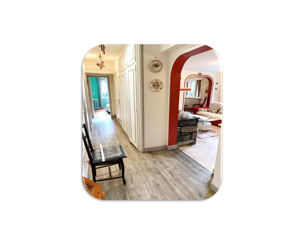 Entrée fond blanc