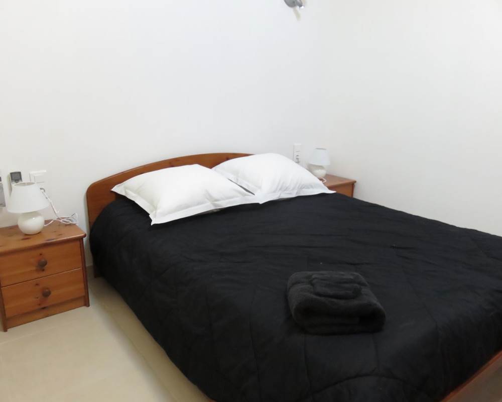 CHAMBRE 1 - DEPENDANCE