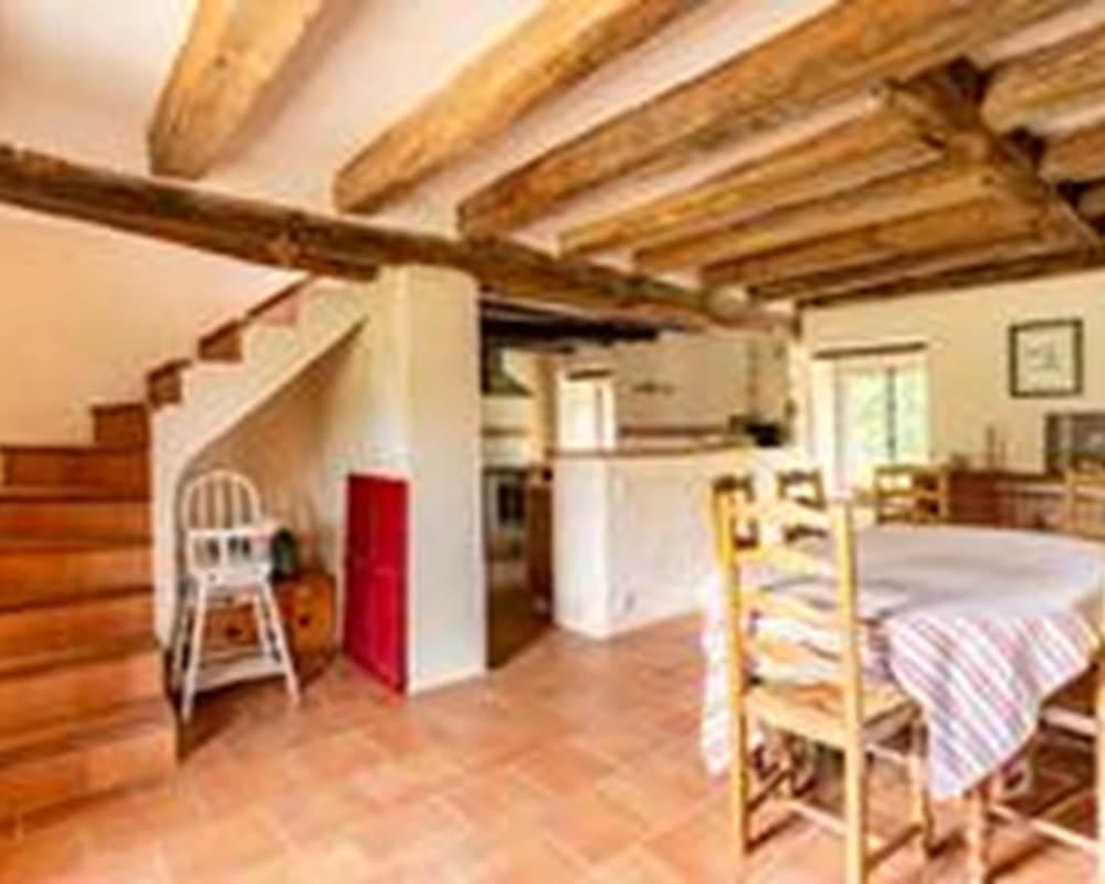 Coin repas et escalier