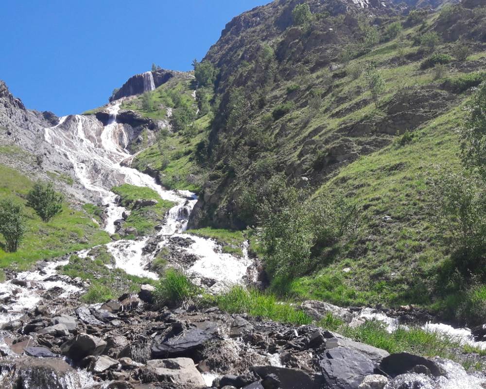 Fontaine pétrifiante à une heure et demi du gîte.