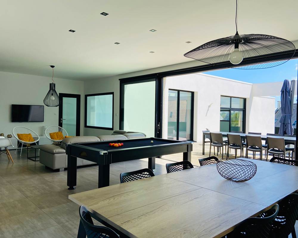 Salle à manger avec billard