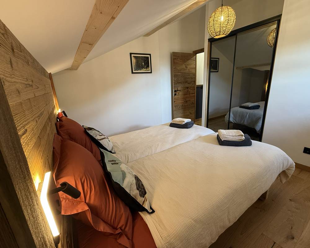 chambre étage 2 lits