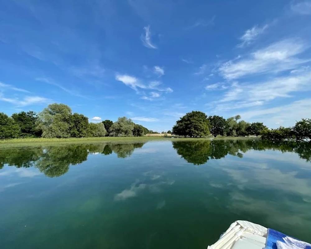 ile accessible en bateau depuis giffaumont
