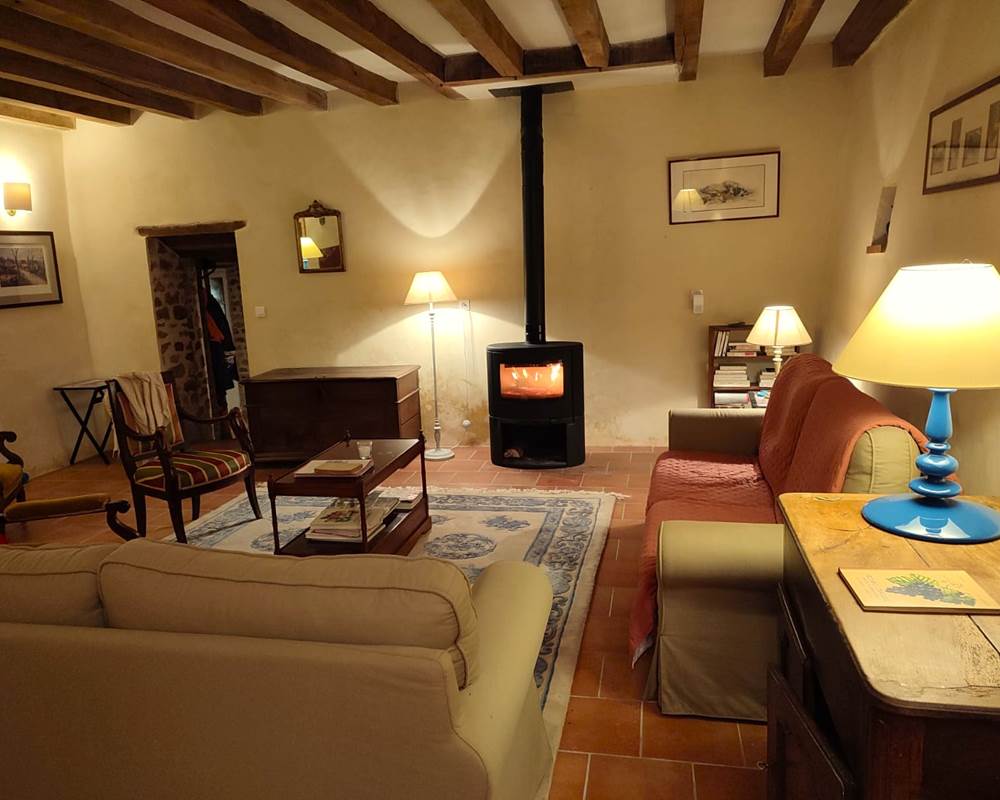 Salon, autour du feu