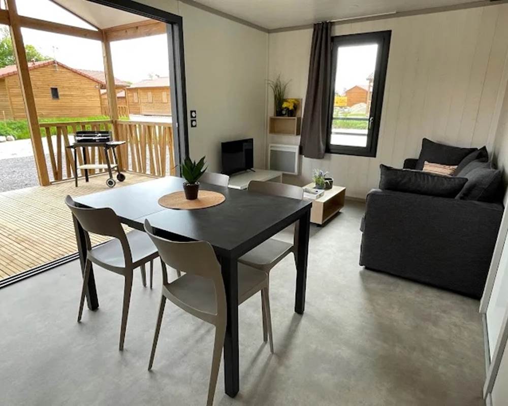 chalet spacieux et agreable vue sur terrasse et jardin
