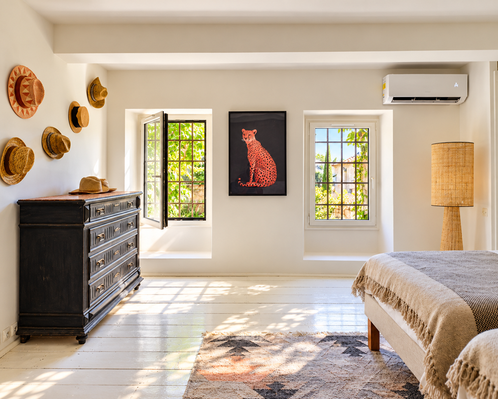 Chambre méditerranéenne baignée de soleil