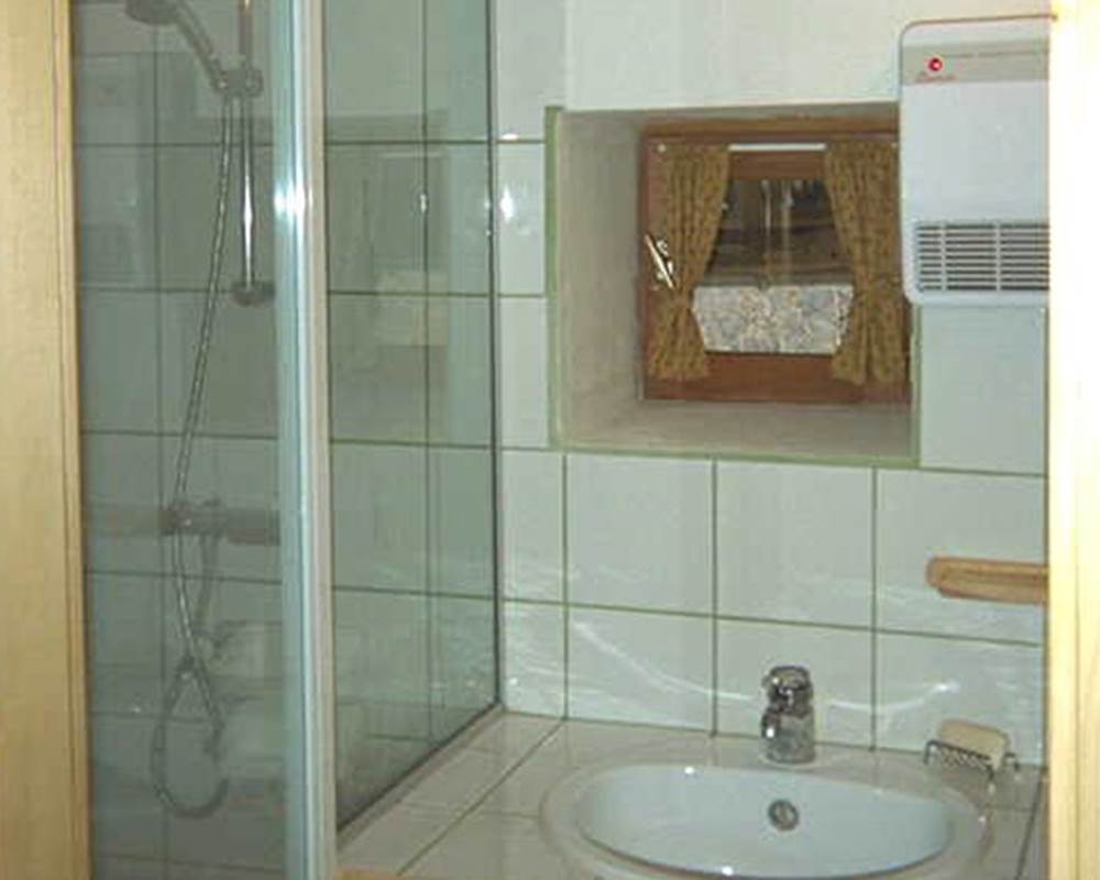 Sdb avec douche italienne.