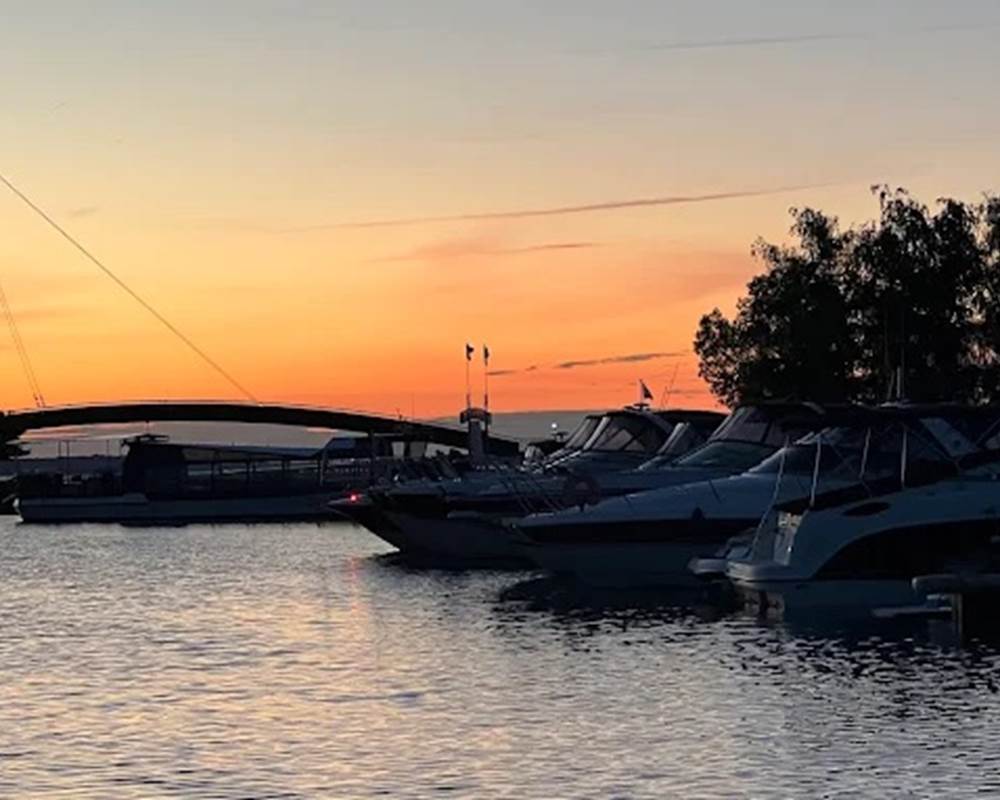 couché de soleil sur le port de giffaumont