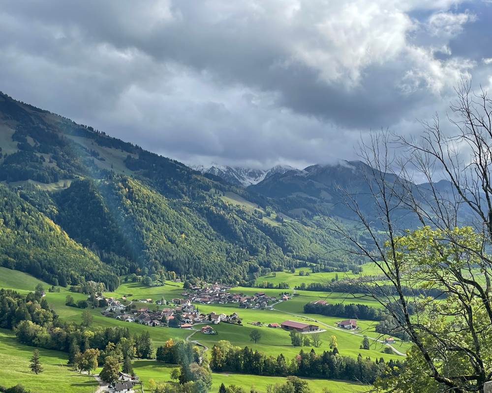 Vallée verdoyante automne en Gruyère
