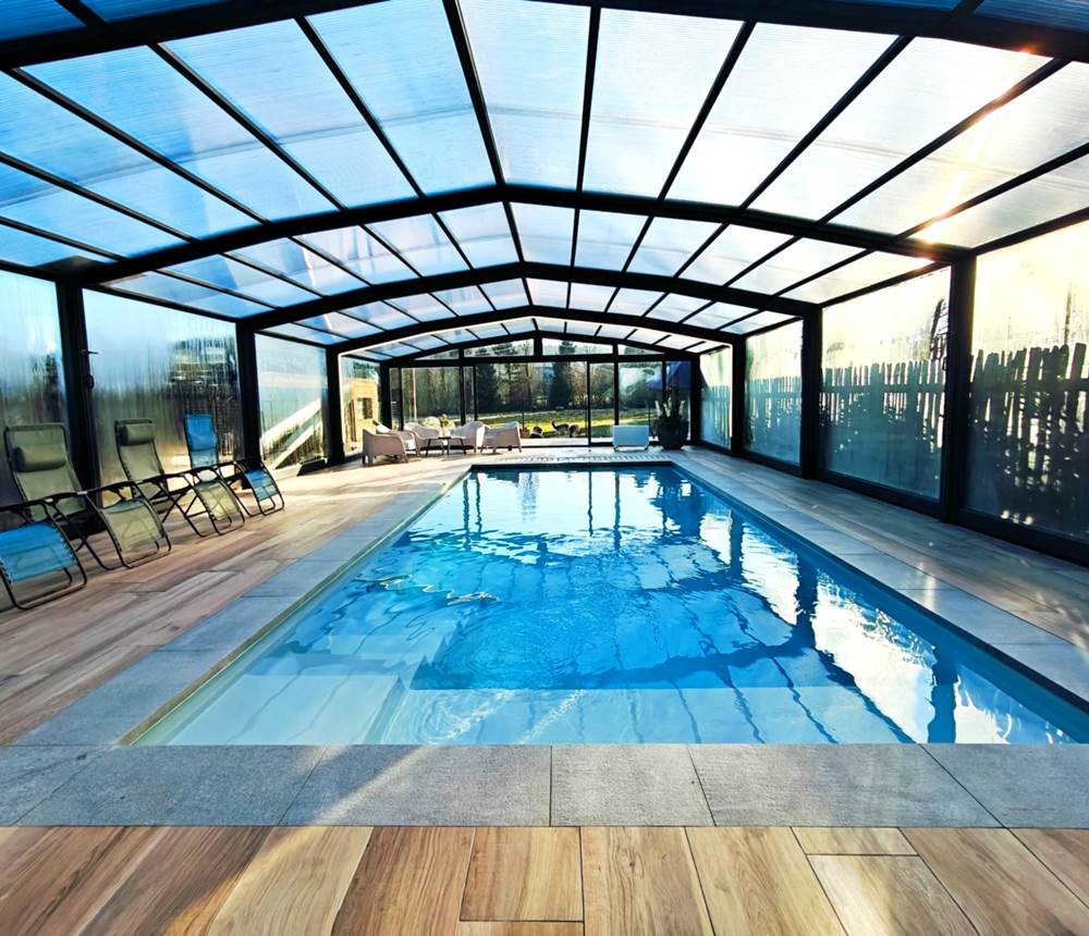 piscine extérieure couverte chauffée