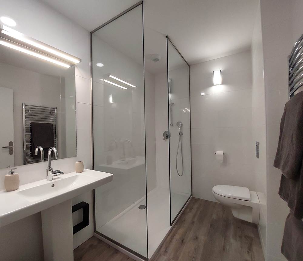Studio 4 - La salle de douche