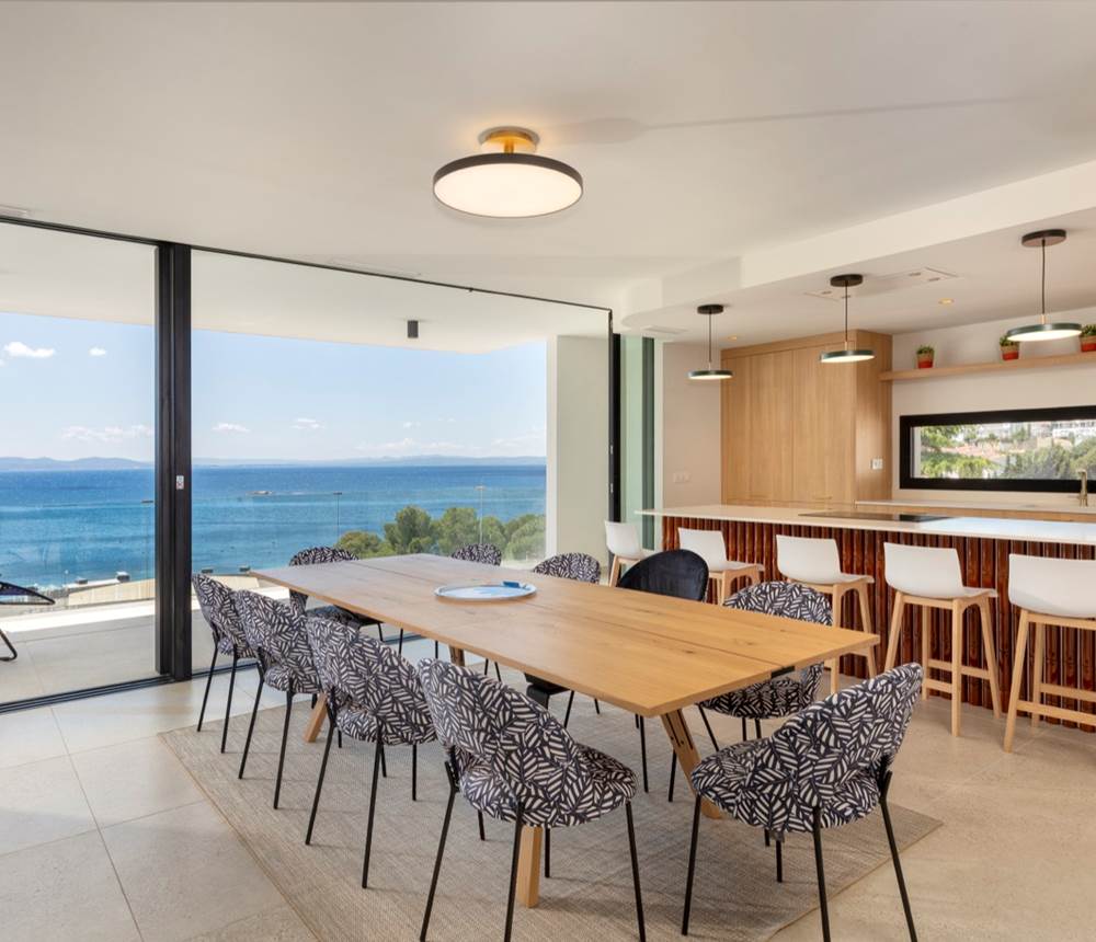 6 Oliveres Loft repas et Cuisine niveau