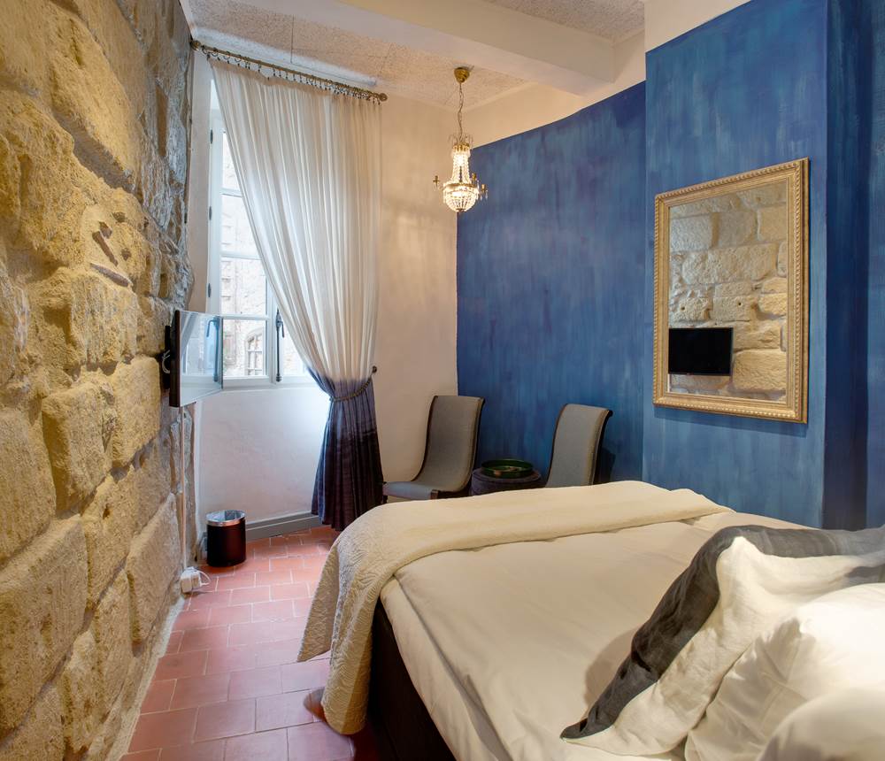 Brescou room 3