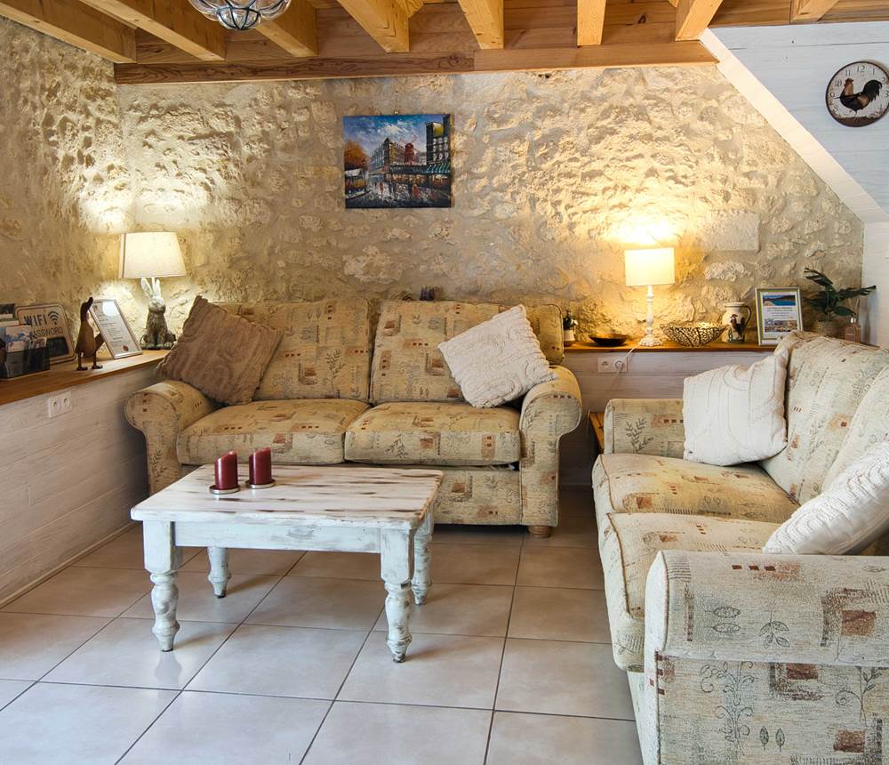 The Barn Gite - Lounge Area