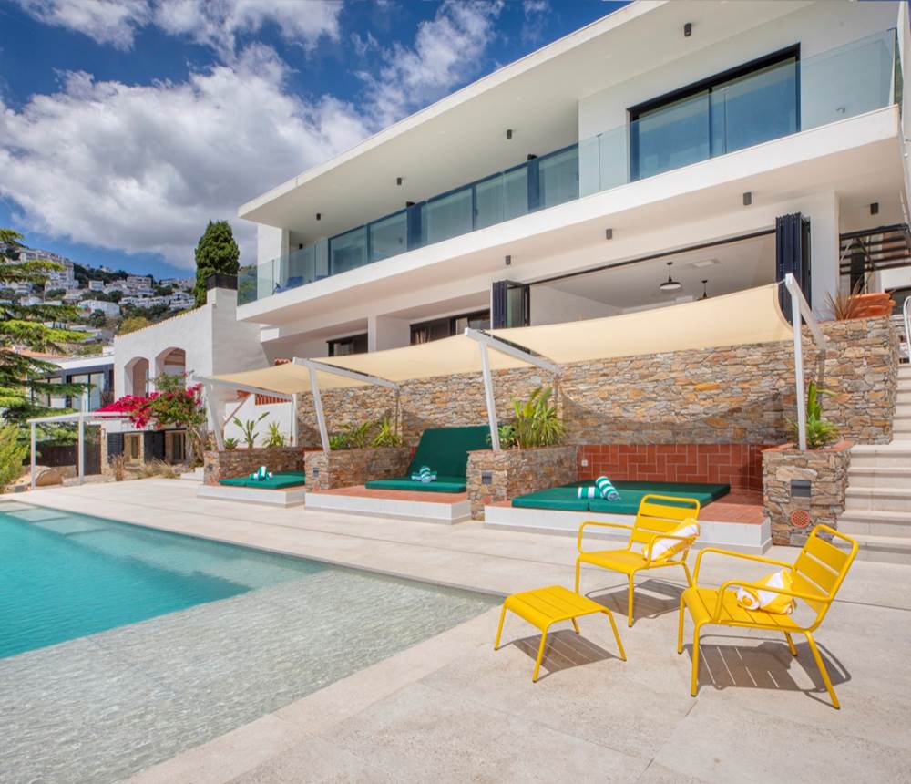 2 Oliveres depuis la piscine de 13m