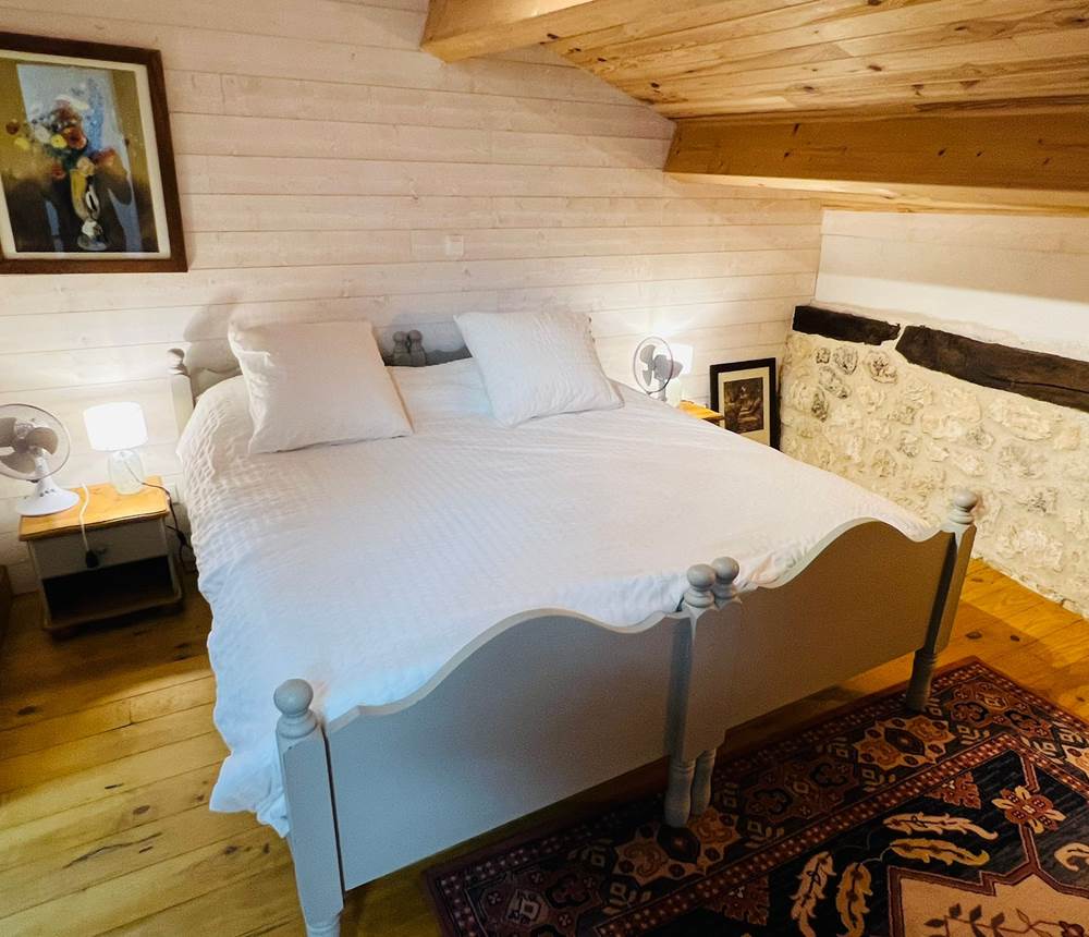 The Barn Gite - Bedroom 2 - King Double Bed Option