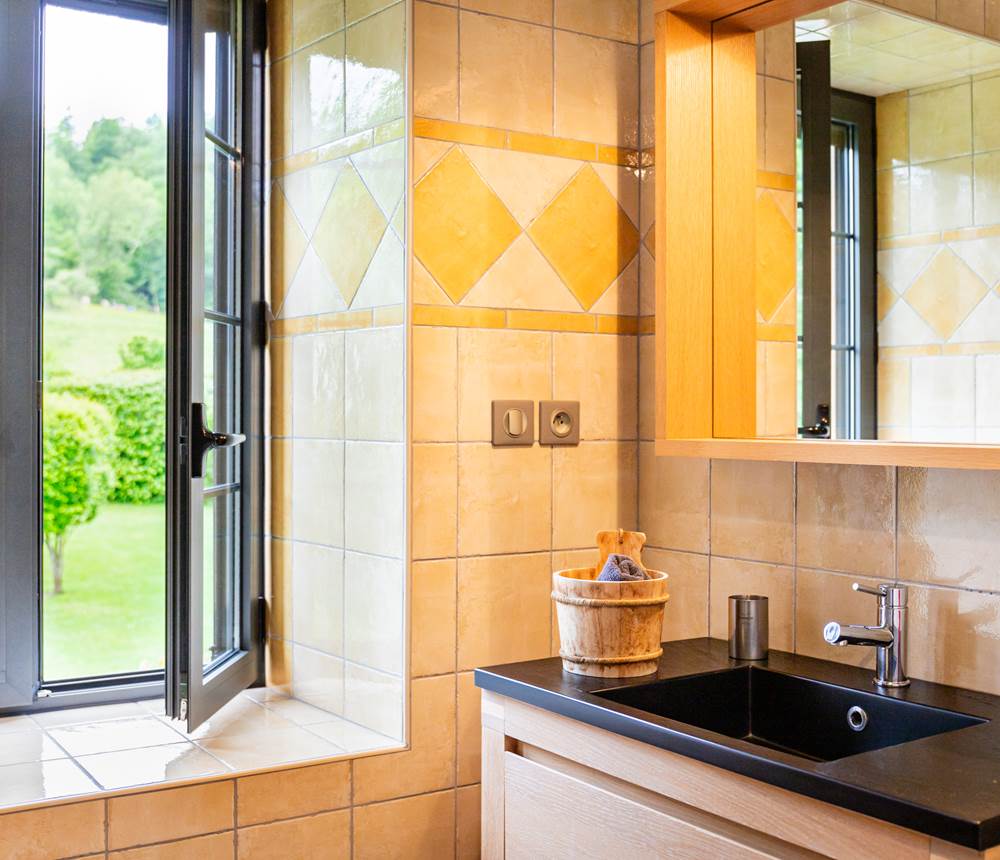 Salle de bain2 Chambre2 BedinBellongue