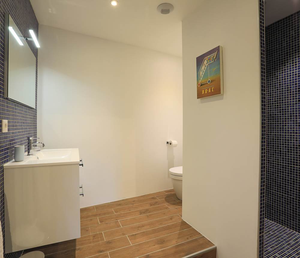 Villecun bathroom