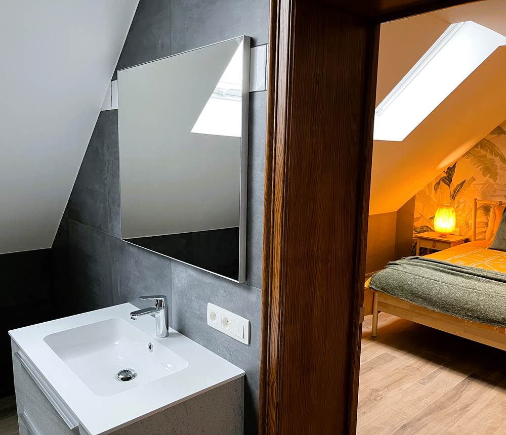 Salle de bain classique ( 13) , baignoire/douche, lavabo, WC