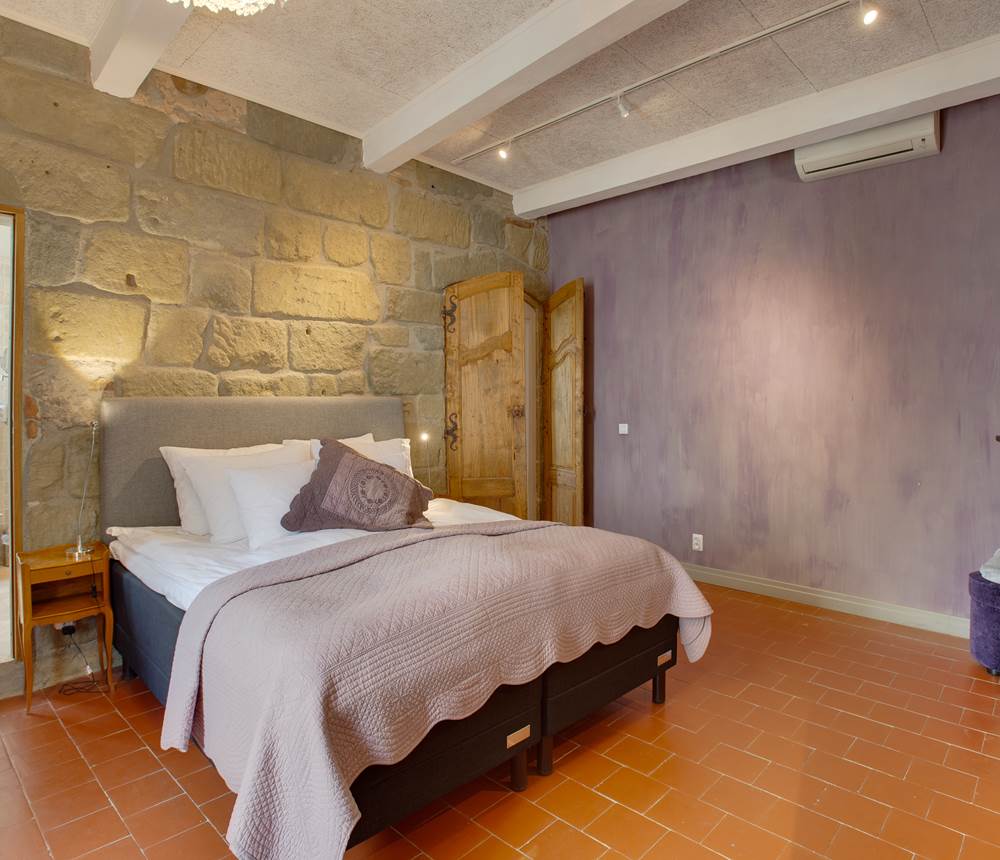 La Madeleine room3