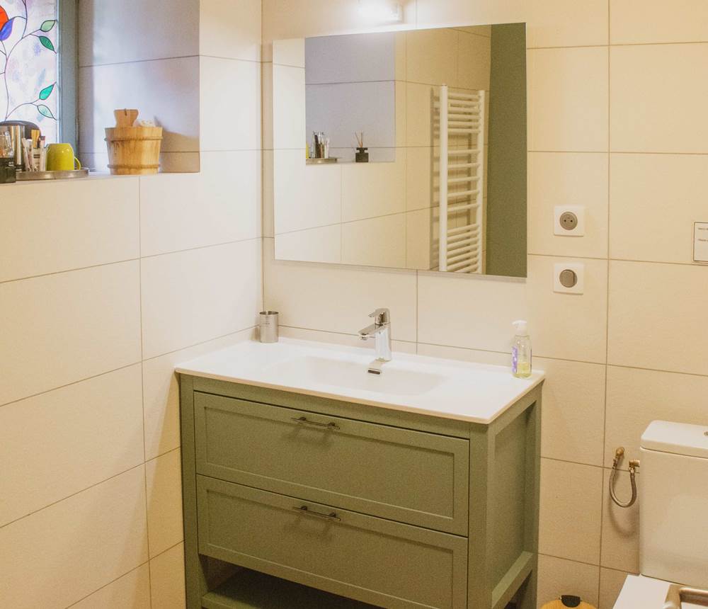 Chambre1 BedinBellongue Salle de bain