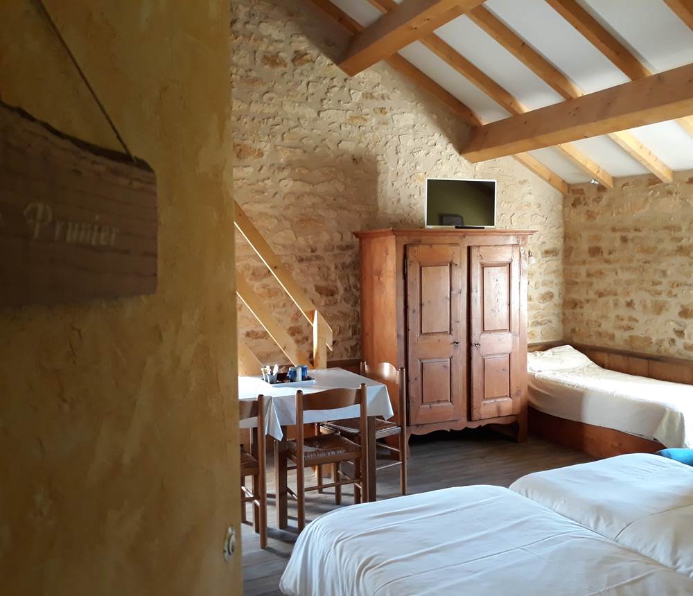 Entrez dans votre chambre du PRUNIER