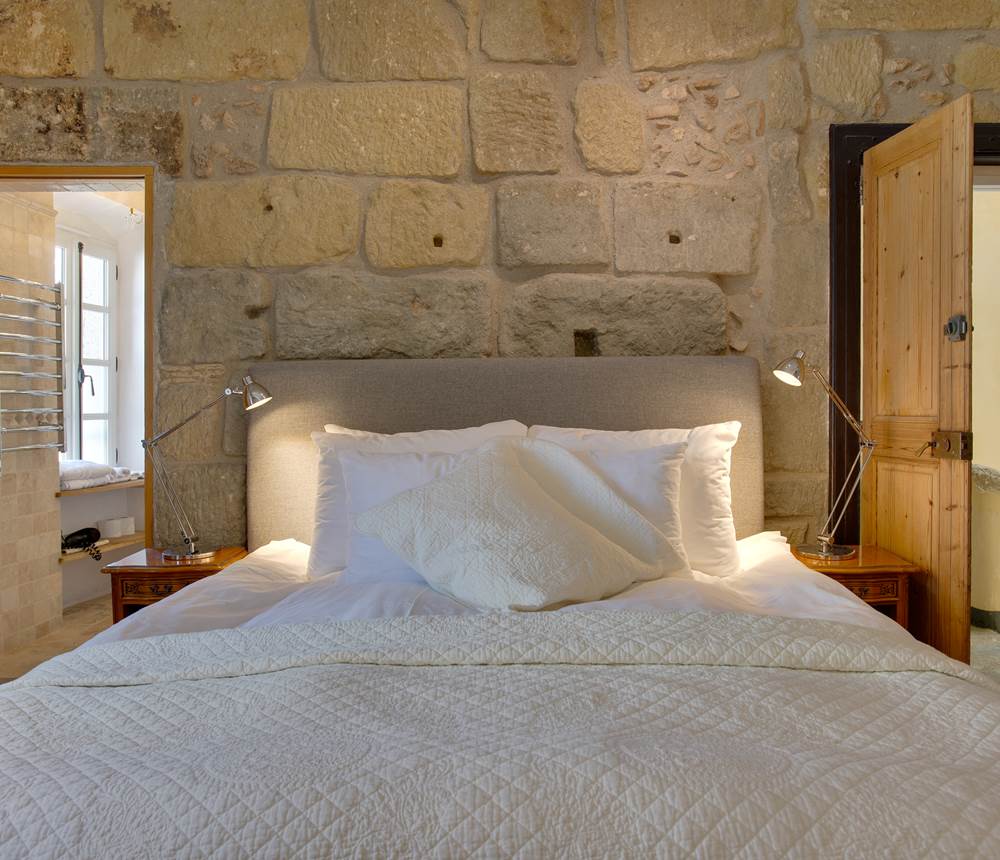 Noilly Prat room bed
