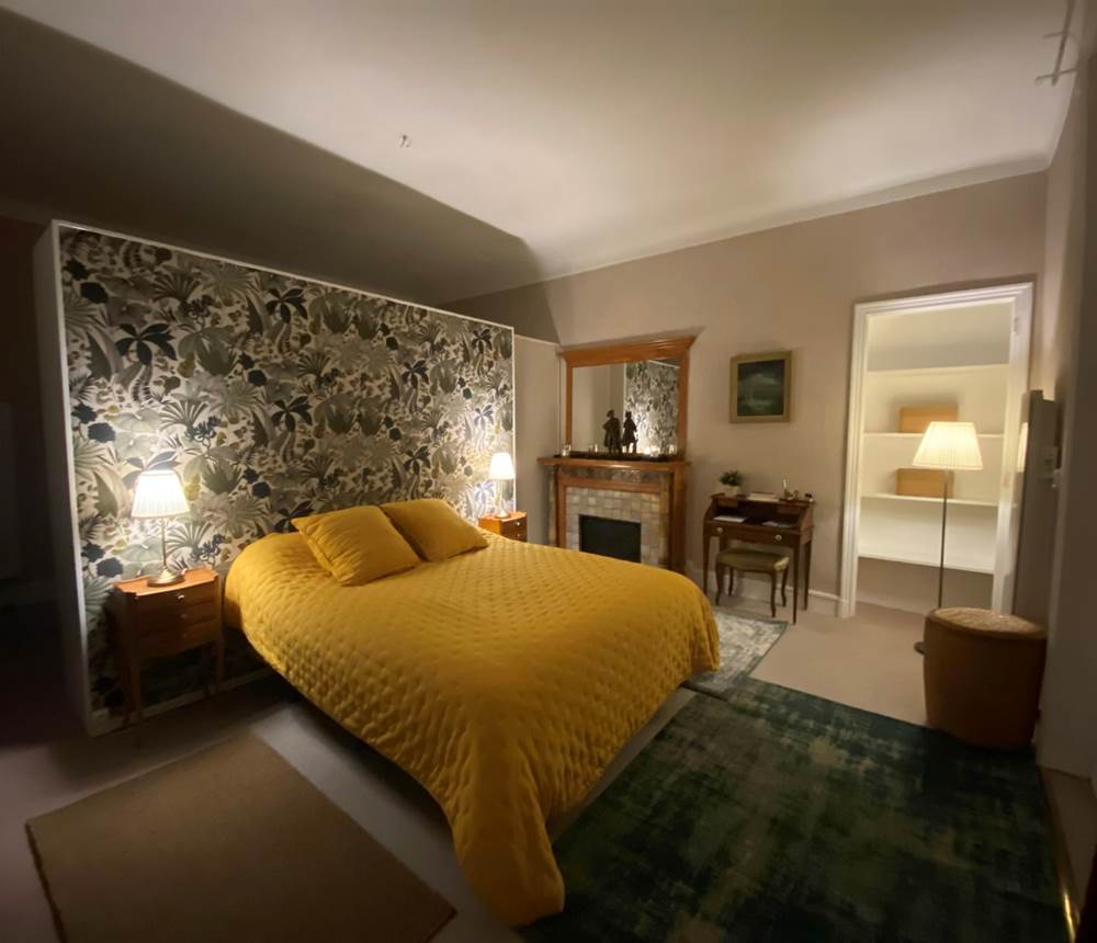 Grande Chambre cocooning  lit queen size (160)  la nuit.