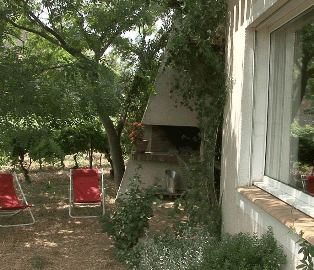 CHÂTEAU-MAYLANDIE-Le-Gîte-Grenache-Jardin