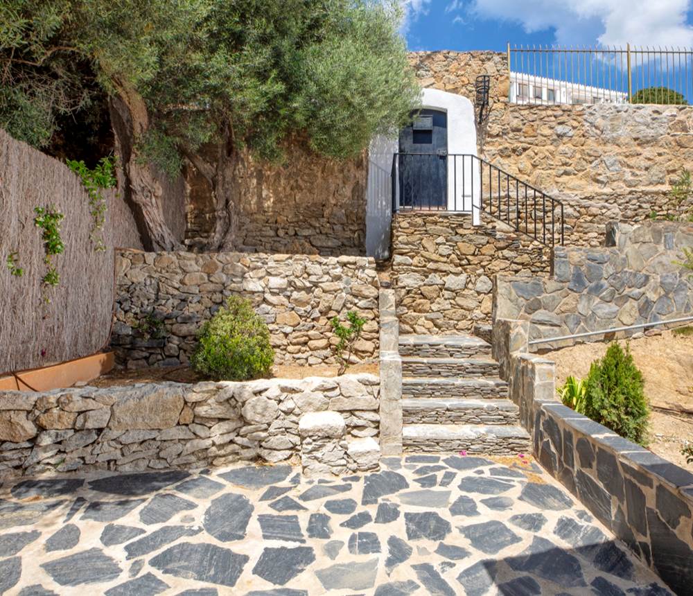 34 Oliveres Patio exterieur 2