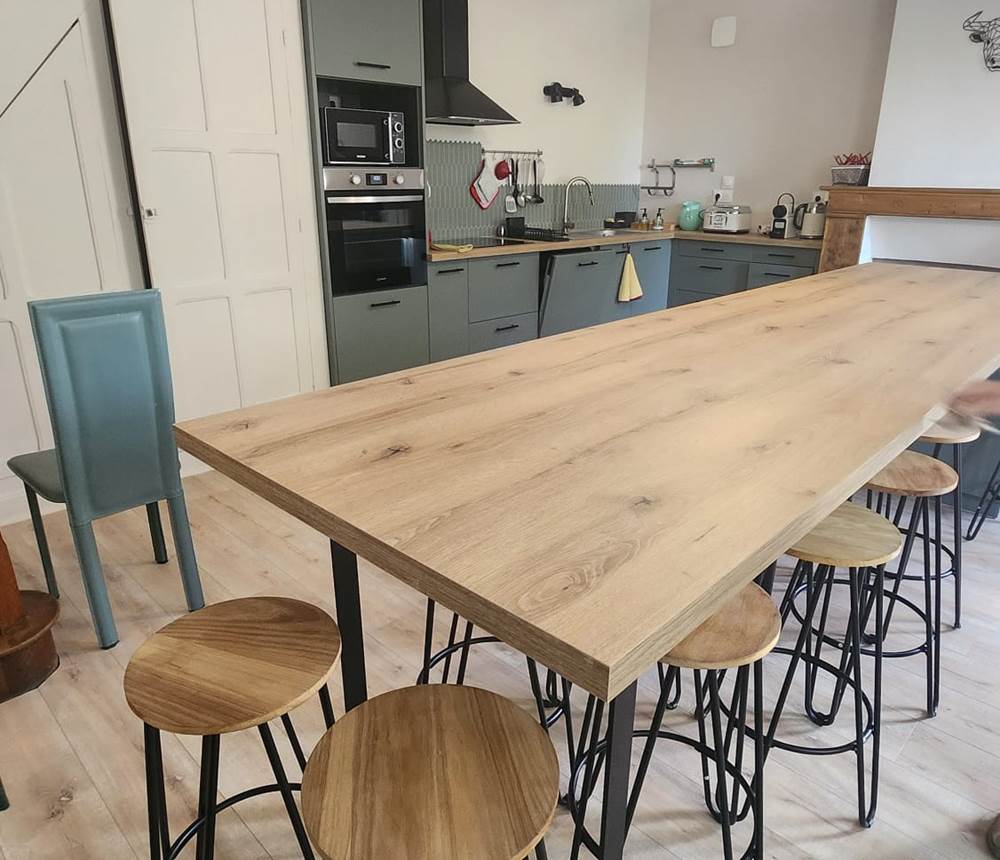 Table pouvant accueillir 14 personnes